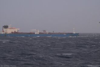 فرنسا تعترض ناقلة نفط في المتوسط.. ومكّارون يحمّل "أسطول الظل" مسؤولية تمويل الحرب في أوكرانيا