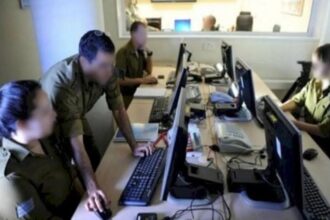 عشيرة الدهيني تعلن الطلاق العشائري من أربعة من أبنائها على خلفية مواقف تتعلق بالعدوان على غزة