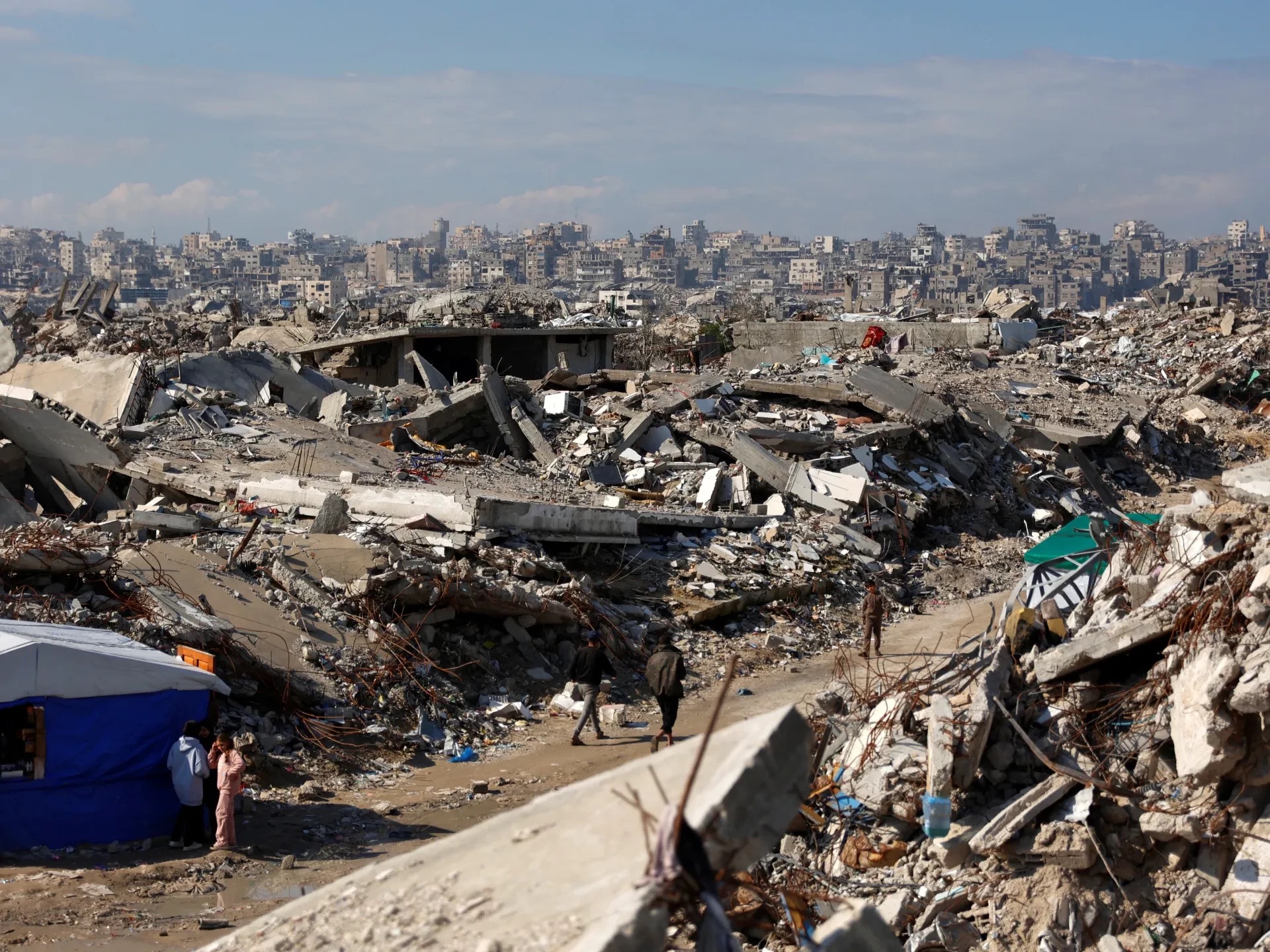 قصف مدفعي إسرائيلي على غزة رغم وقف إطلاق النار وحماس تطالب بإلزام الاحتلال بوقف الخروقات