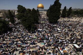 المسجد الأقصى يشهد صلاة جمعة حاشدة وسط إجراءات إسرائيلية مشددة
