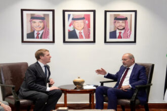 الصفدي يبحث مع نظيره النرويجي تعزيز التعاون الثنائي