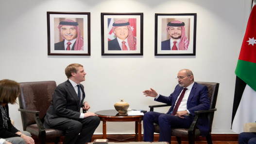 الصفدي يبحث مع نظيره النرويجي تعزيز التعاون الثنائي