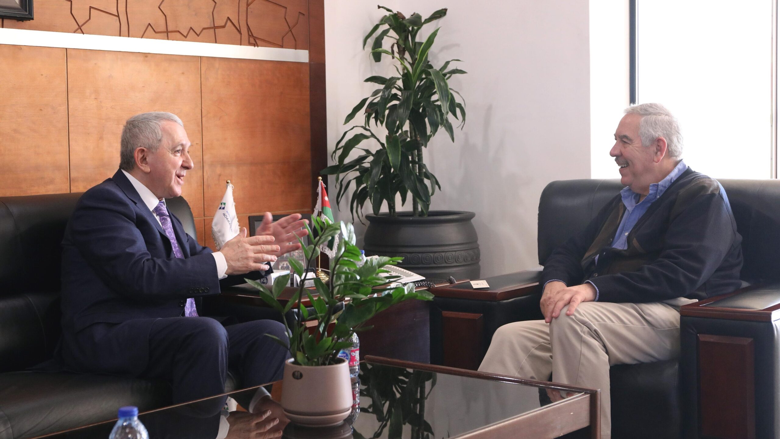 صورة حول : العقبة وأذربيجان تبحثان تعزيز التعاون الاقتصادي واستقطاب الاستثمارات المشتركة العقبة وأذربيجان تبحثان تعزيز التعاون الاقتصادي واستقطاب الاستثمارات المشتركة