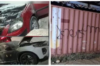 مستوطنون يحرقون مركبتين ويخطون شعارات عنصرية في عطارة شمال غرب رام الله