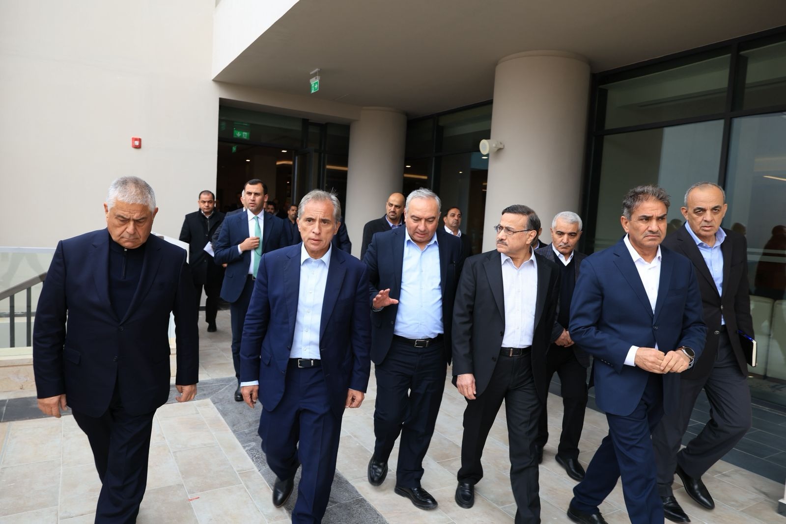 صورة حول : رئيس الوزراء يفتتح فندق كراون بلازا البترا بعد تحديثه رئيس الوزراء يفتتح فندق كراون بلازا البترا بعد تحديثه