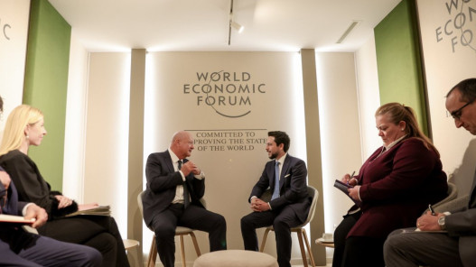 عاجل| ولي العهد يلتقي المستشار النمساوي في دافوس ويبحث تعزيز التعاون والخبرات المشتركة