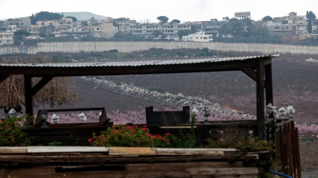 جيش الاحتلال الإسرائيلي يعلن قصف 4 معابر حدودية بين سوريا ولبنان