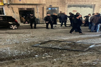 4 إصابات بحروق إثر حريق في محل تجاري بالصويفية بعمان