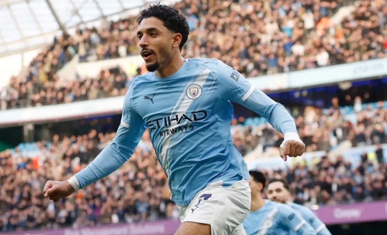 بايرن ميونخ يدخل سباق التعاقد مع عمر مرموش: منافسة قوية من الأندية الأوروبية