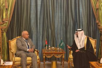 وزير العمل يبحث مع نظيره السعودي سبل تسويق الكفاءات الأردنية