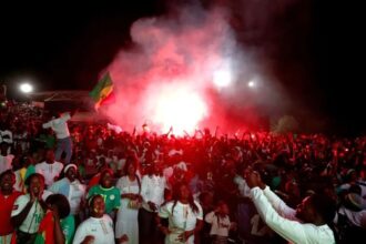 احتفال أفريقي يُكلّف مدربًا بلجيكيًا منصبه داخل الفريق الأول