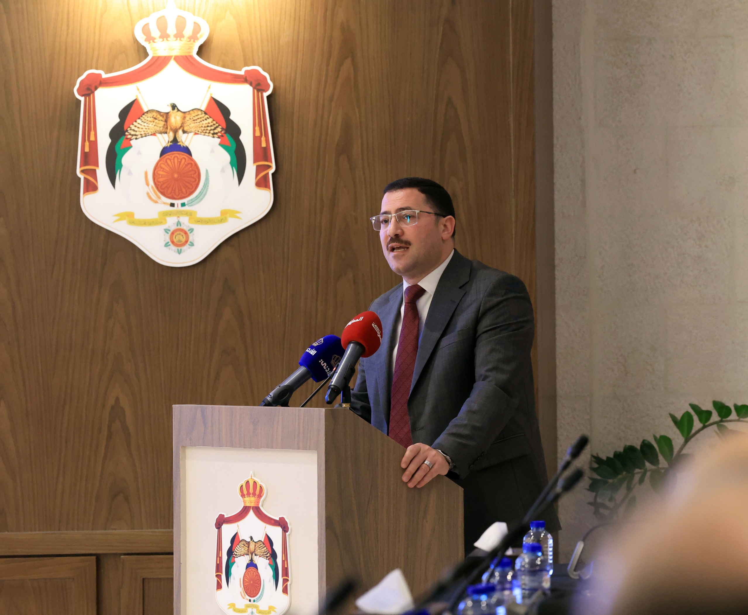 الأردن يناقش توظيف الذكاء الاصطناعي لتطوير الإدارة الحكومية العربية