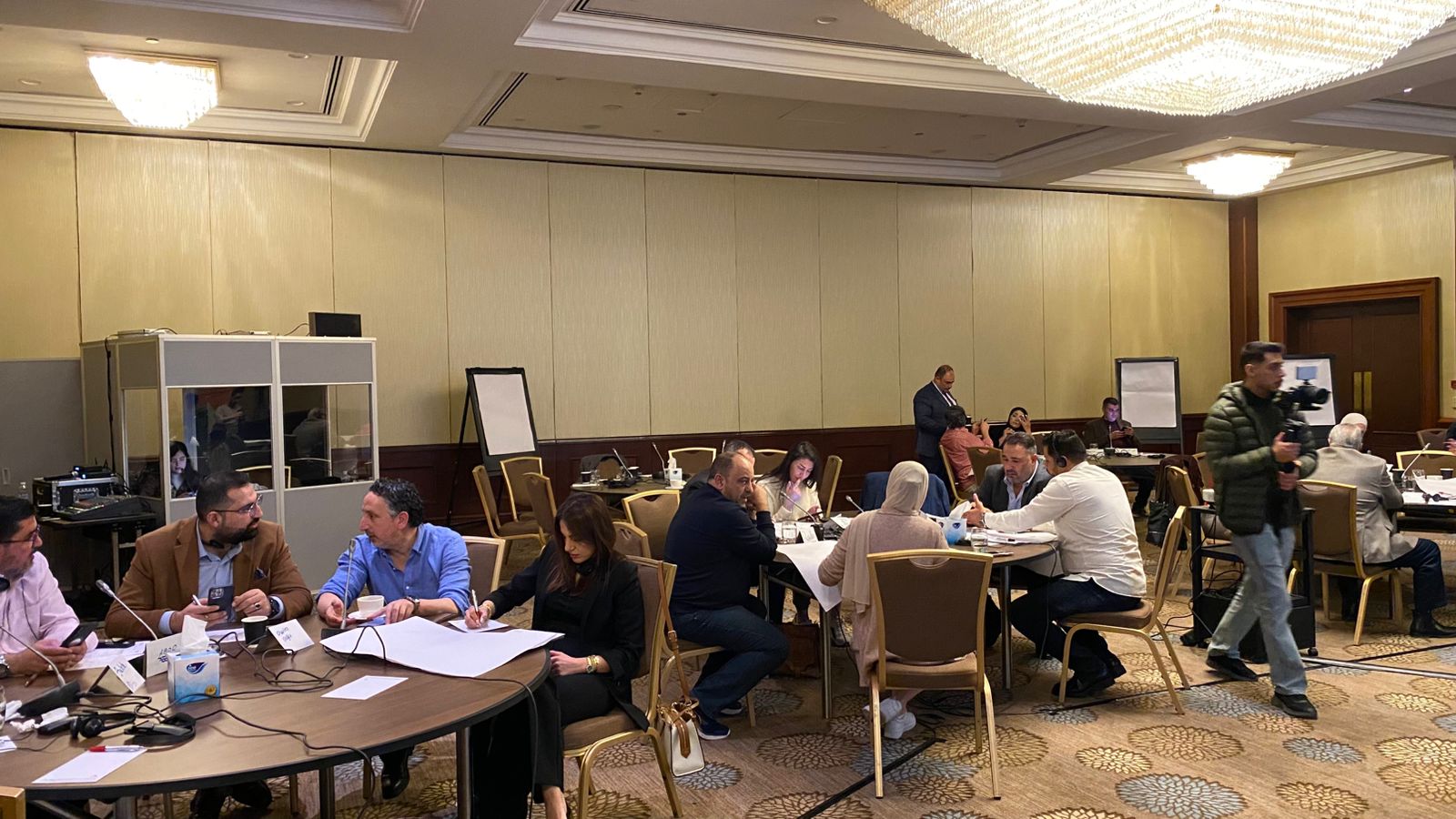 الهيئة المستقلة للانتخاب تطلق برنامجًا لبناء الهوية البصرية للأحزاب السياسية