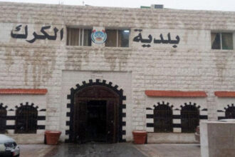 رئيس بلدية الكرك الكبرى يؤكد نجاح اللامركزية ويكشف عن مشاريع تطويرية وخدمية جديدة