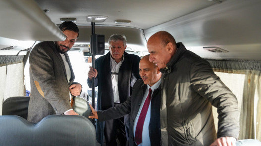 وزير النقل يتفقد واقع النقل العام في محافظة الكرك ويبحث سبل تطويره