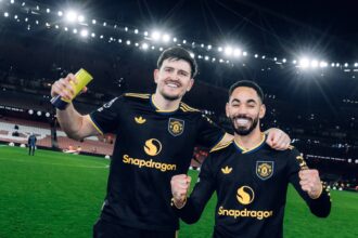 مانشستر يونايتد يصعق أرسنال في الإمارات ويعيد فتح صراع لقب البريميرليغ