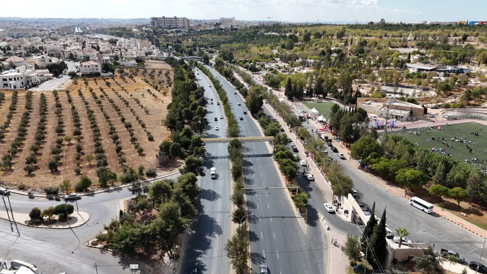 صورة حول : أمانة عمّان تعيد تأهيل جسري مشاة في شارع الملك عبدالله الثاني مقابل حدائق الحسين أمانة عمّان تعيد تأهيل جسري مشاة في شارع الملك عبدالله الثاني مقابل حدائق الحسين