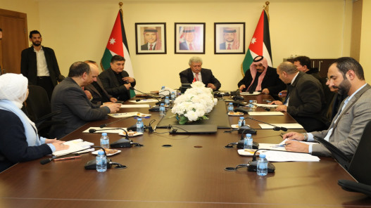 القطامين يؤكد أهمية تطوير قطاع الشاحنات والنقل البري لتعزيز الاقتصاد الوطني