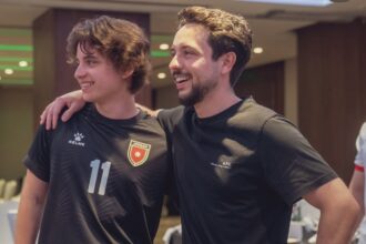 ولي العهد يهنئ الأمير هاشم بعيد ميلاده