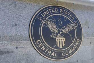 الولايات المتحدة تعزز وجودها العسكري في الشرق الأوسط بإرسال مدمرة جديدة