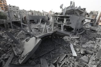 استشهاد فلسطينيين وإصابة آخرين في قصف إسرائيلي بمخيم المغازي وسط قطاع غزة