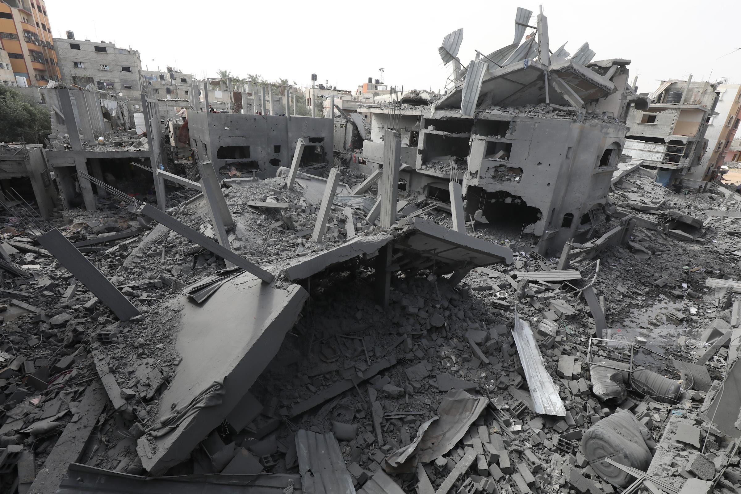 صورة حول : استشهاد فلسطينيين وإصابة آخرين في قصف إسرائيلي بمخيم المغازي وسط قطاع غزة استشهاد فلسطينيين وإصابة آخرين في قصف إسرائيلي بمخيم المغازي وسط قطاع غزة