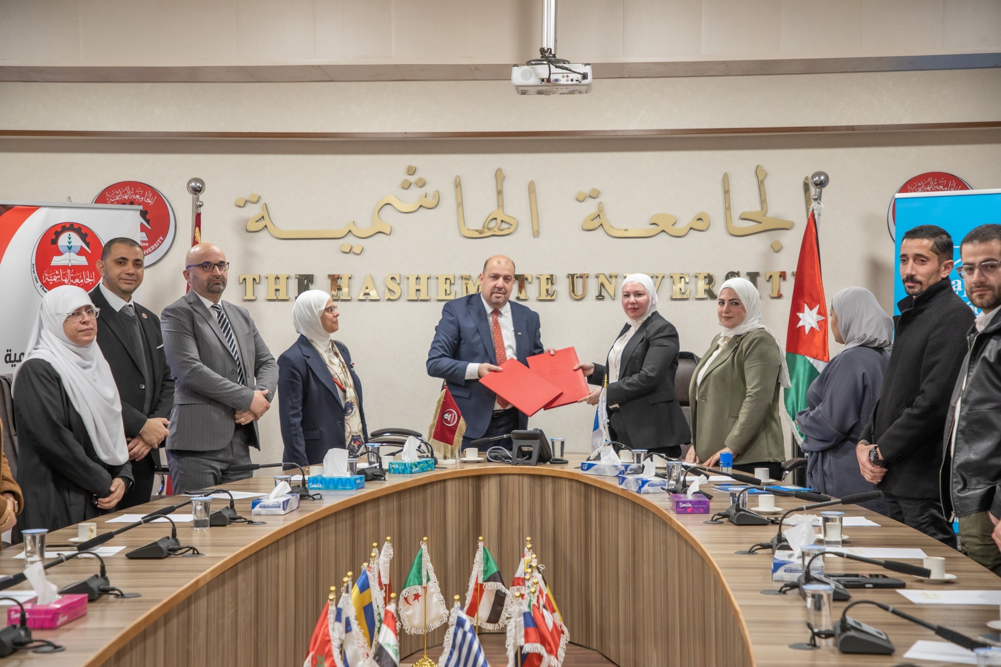 صورة حول : الجامعة الهاشمية تعزّز شراكاتها مع القطاعين الصناعي والرقمي لدعم البحث التطبيقي وريادة الأعمال الجامعة الهاشمية تعزّز شراكاتها مع القطاعين الصناعي والرقمي لدعم البحث التطبيقي وريادة الأعمال