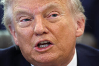 ترامب: أسطول أميركي كبير في طريقه إلى إيران