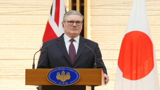 ستارمر يزور اليابان لتعزيز التعاون الدفاعي والاقتصادي بعد محطته في الصين