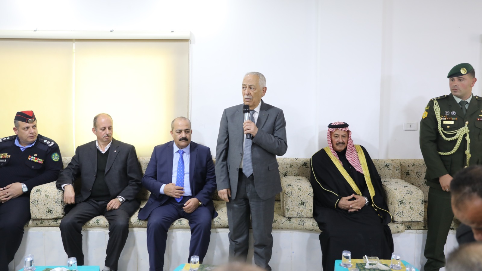 مندوبا عن الملك وولي العهد...العيسوي يعزي عشيرة القرعان