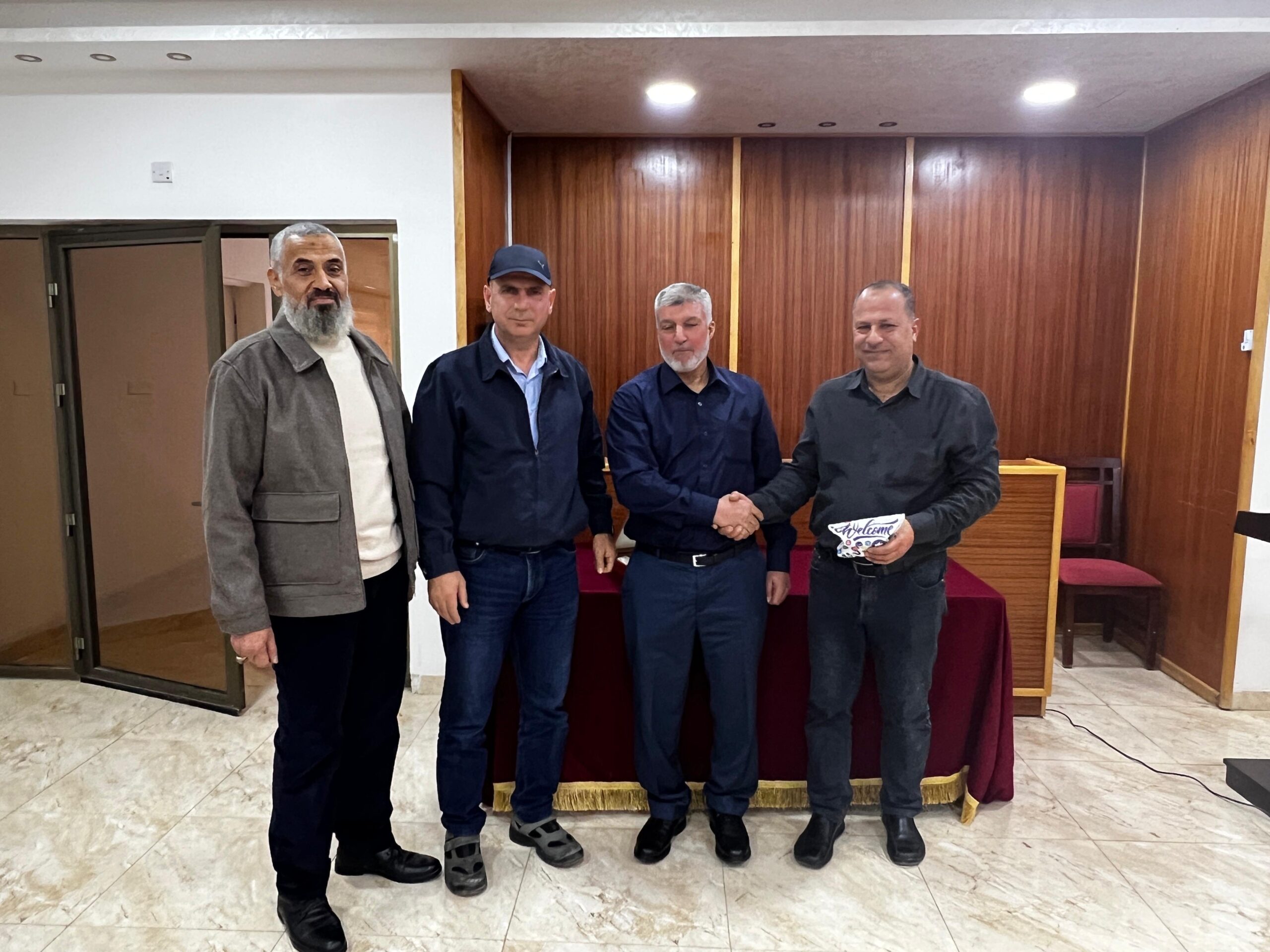 صورة حول : حفل وداع للمهندس سعد العقرباوي وسط إشادة زملائه حفل وداع للمهندس سعد العقرباوي وسط إشادة زملائه