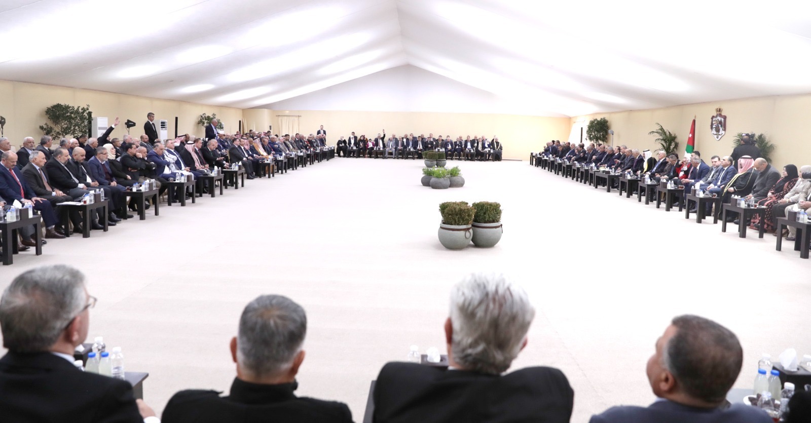 متابعة للزيارة الملكية لإربد. رئيس الديوان الملكي يلتقي 250 شخصية من أبناء وبنات المحافظة