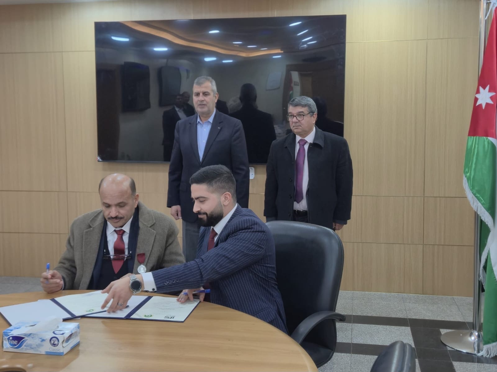 برعاية الخرابشة إطلاق مسار التحول الأخضر بين مجموعة مصانع شركتي خيرات الشمال ودجاج الخير وقوة الصناعة لحلول الطاقة