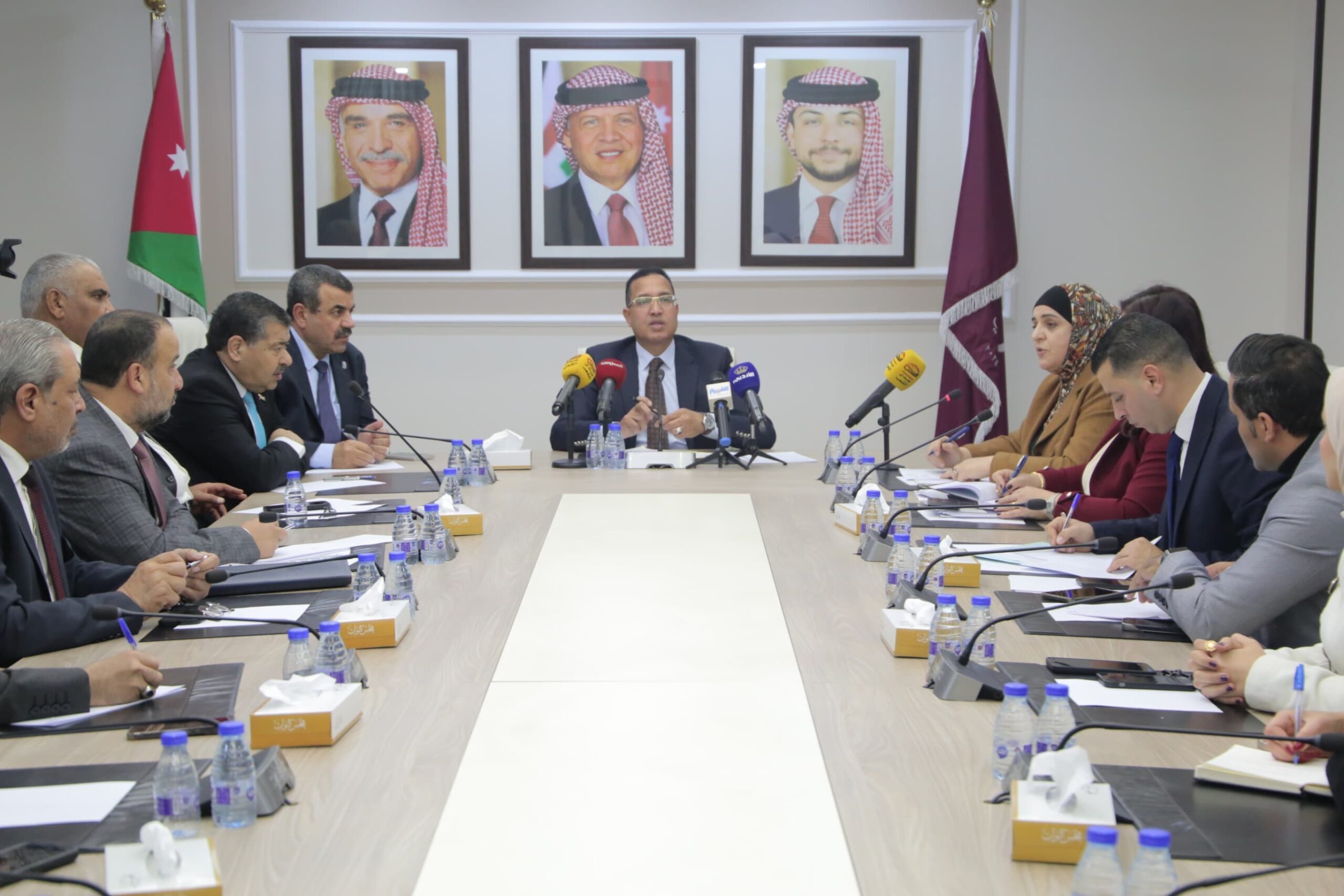 صورة حول : الإدارية النيابية» تناقش ملف شراء الخدمات في الغذاء والدواء: أولوية لتعزيز الرقابة وحماية صحة المواطنين الإدارية النيابية» تناقش ملف شراء الخدمات في الغذاء والدواء: أولوية لتعزيز الرقابة وحماية صحة المواطنين