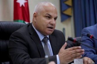 عماد الدميسي يكتب .. نرفض الاستهداف المكشوف والتشويه المتعمد لـ وزير العمل "خالد البكار"