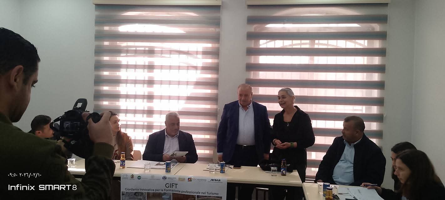 لجنة أكاديمية من جامعتي بولونيا ورافينا الإيطاليتين تزور معهد الفسيفساء