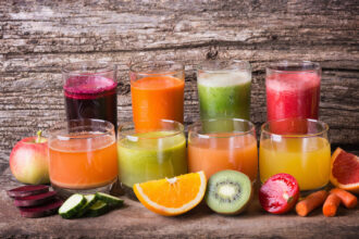 تعرف على مشروبات يومية قد تضر بصحة الأمعاء دون أن ننتبه