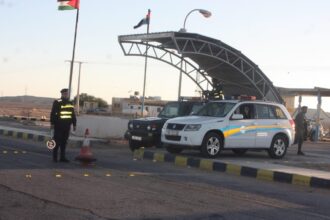 إصابتان بحادثين وتحرير مخالفة سرعة 189 كم/س على الطريق الخارجية