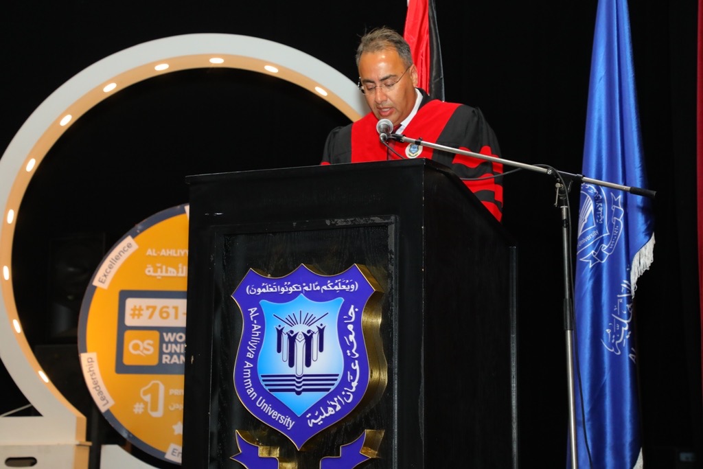 بالصور.. دولة الكباريتي يرعى اليوم الثاني لإحتفال عمان الاهلية بتخريج طلبة الفصل الاول من الفوج 33