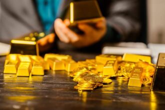 جيه. بي مورجان: الذهب قد يصل إلى 6300 دولار والأمل مستمر بالفضة