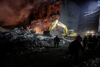 غارات روسية على أوكرانيا تقتل 3 مدنيين في خاركيف وأوديسا