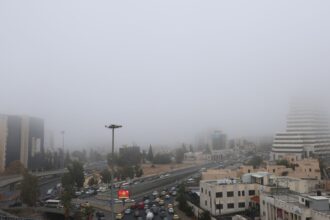 الطقس ..عودة الأجواء الماطرة اليوم وارتفاع تدريجي غدًا