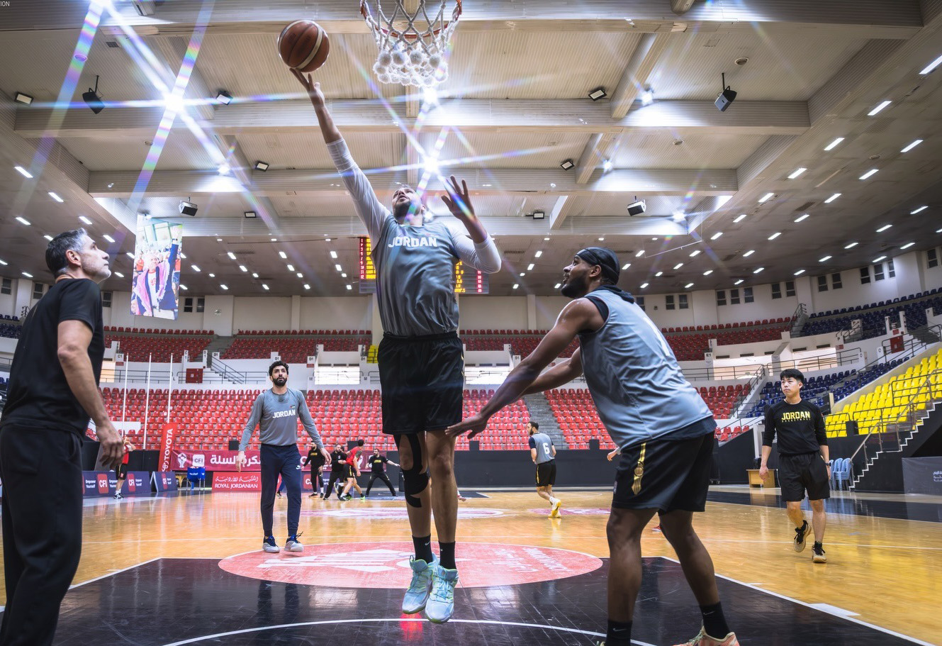 المنتخب الوطني لكرة السلة يغادر إلى بيروت لخوض التصفيات الآسيوية