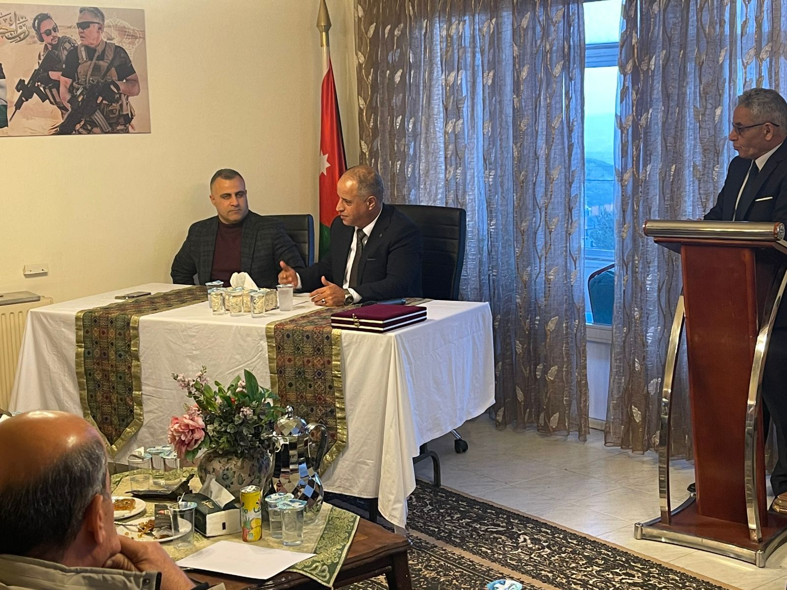 ملتقى أبناء السلط التنموي ينظم مبادرة توعوية احتفاءً بعيد الملك