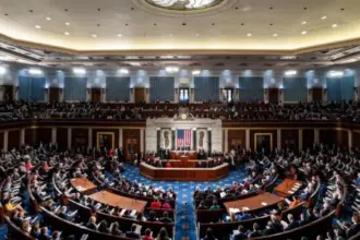 الكونغرس الأميركي يقترب من إنهاء الإغلاق الحكومي