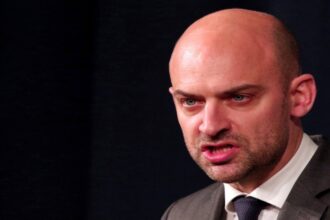 وزير الخارجية الفرنسي يبحث في بيروت دعم الجيش اللبناني