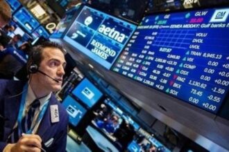 تراجع الأسهم الأميركية رغم ارتفاع داو وقيود النفط