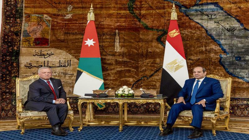 عاجل | الملك والسيسي يؤكدان ضرورة تنفيذ وقف الحرب في غزة