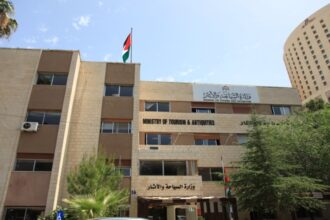 السياحة تحذر من التعامل مع مكاتب سياحة غير مرخصة