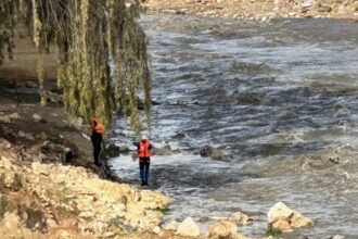 عاجل | العثور على جثة شخص سقط في سيل الزرقاء